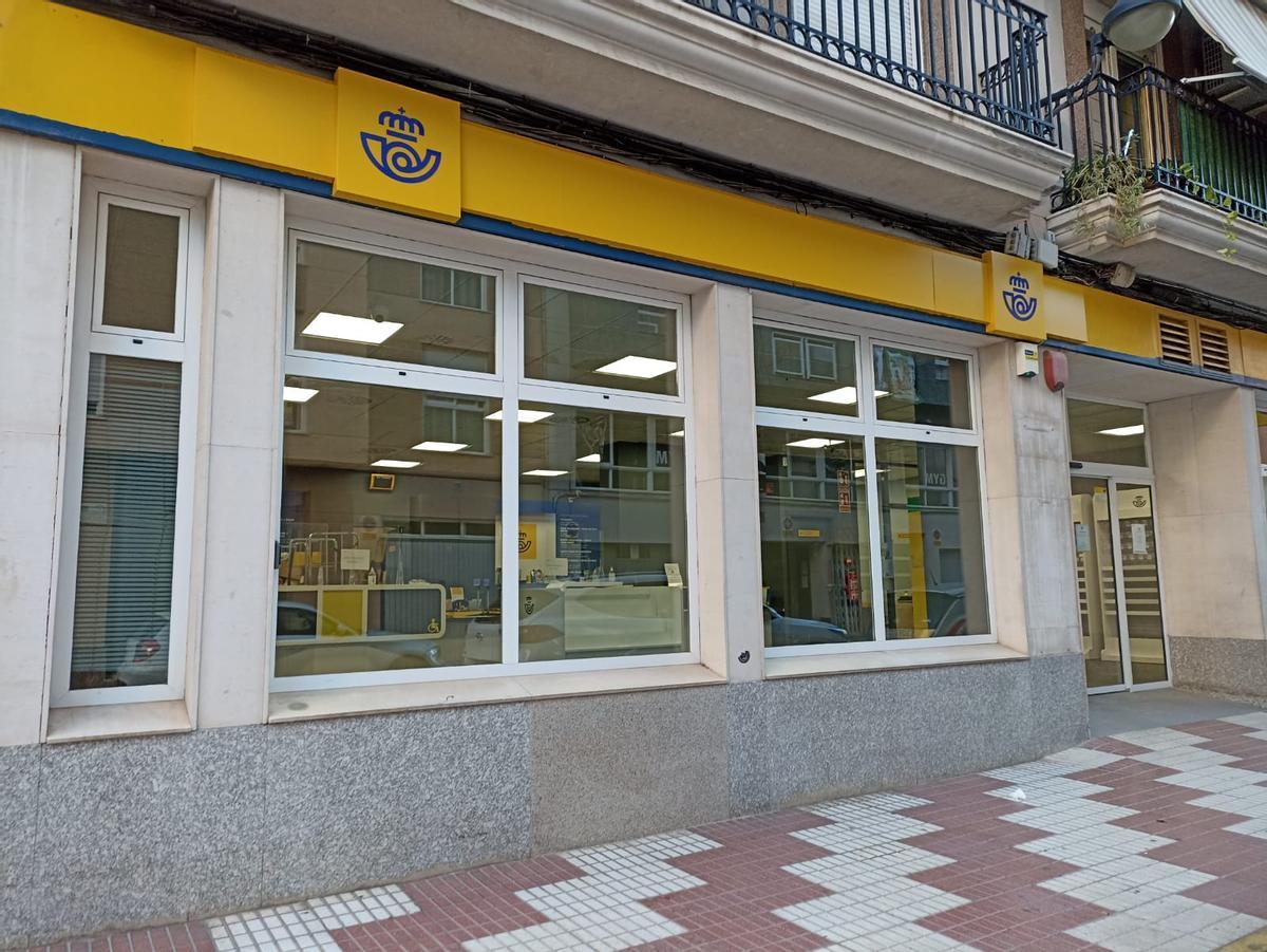 Fachada exterior de Correos en Algemesí
