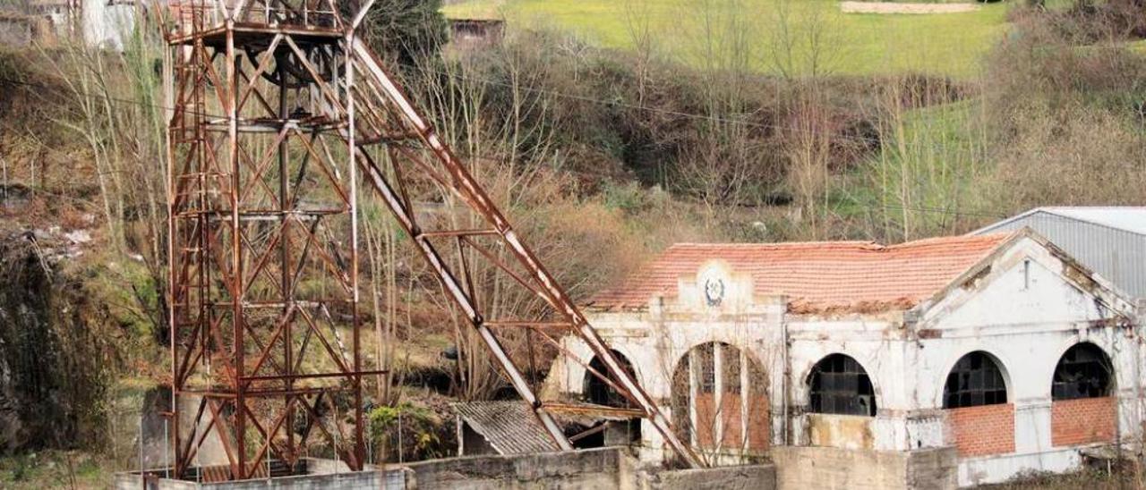 El castillete original de Pumarabule, ayer.