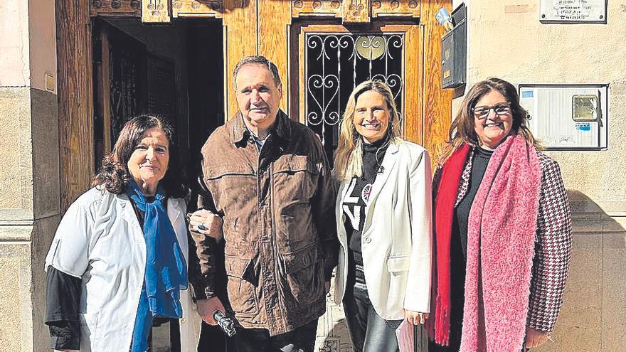 Susana Fabregat, junto a varios de los participantes en el programa.