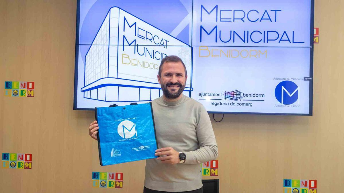 El edil de Comercio, Javier Jordá, en la presentación del evento.