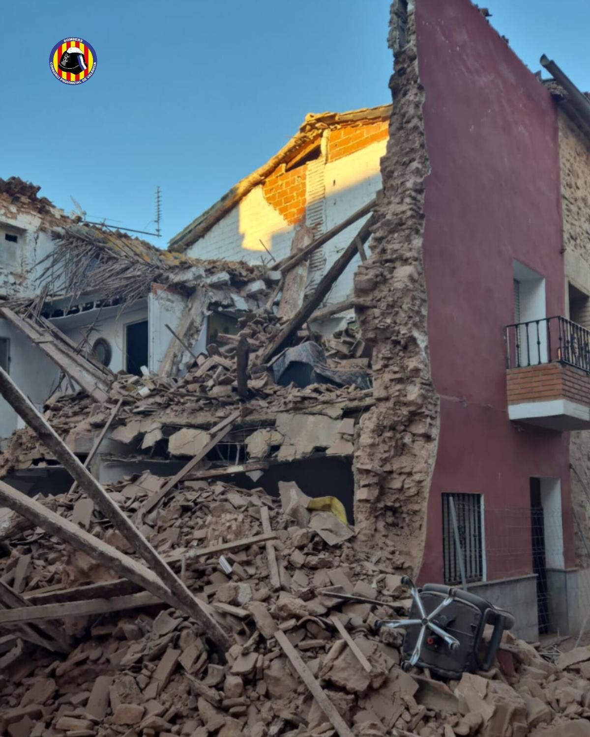 Derrumbe de la casa.