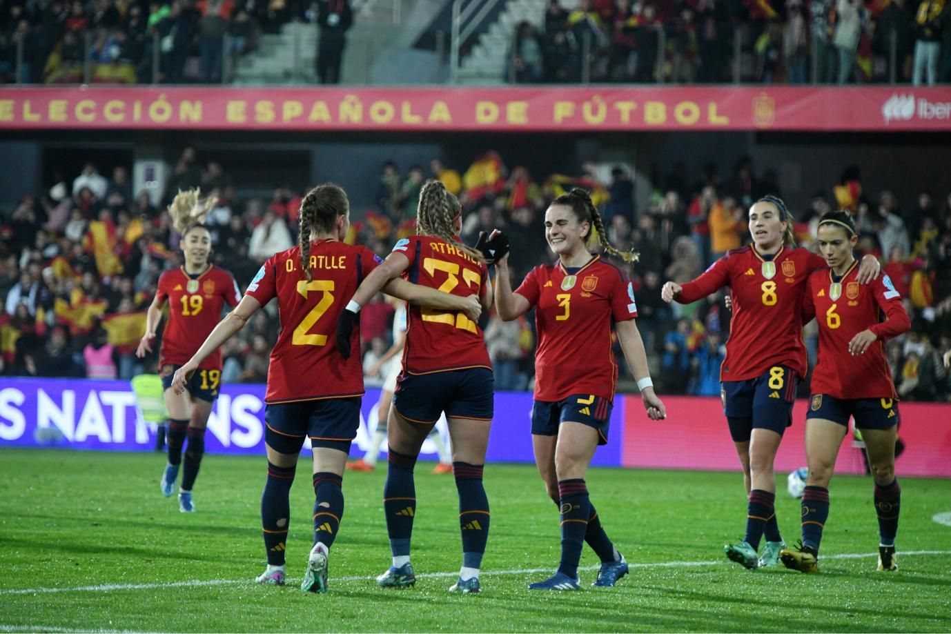 La afición se vuelca con las campeonas del mundo