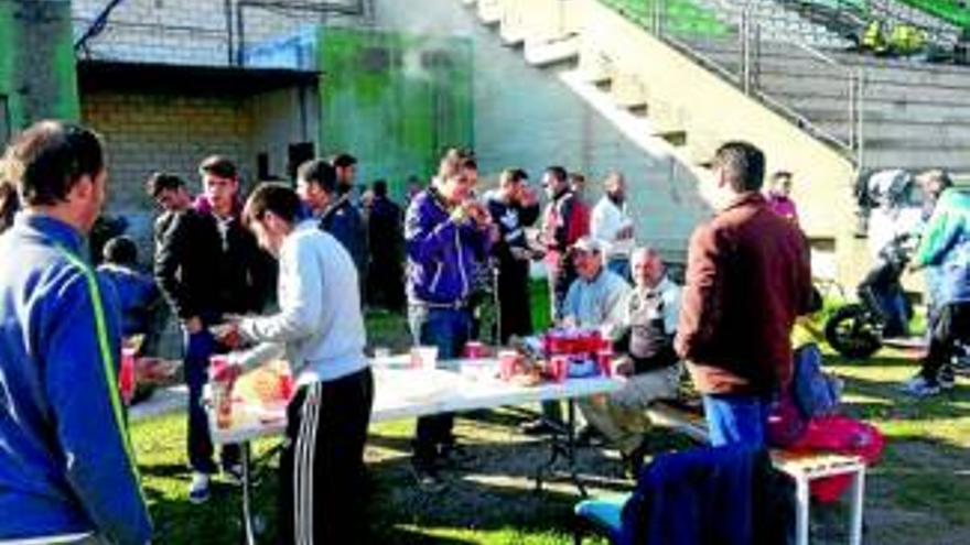 El Cacereño, ansioso ante su &#039;debut&#039;, lo festeja almorzando en el Príncipe Felipe