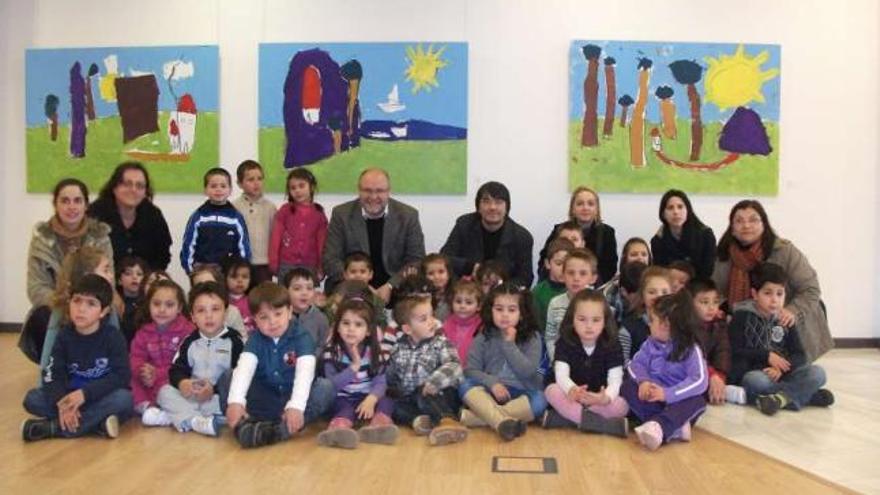 Escolares de Vimianzo exhiben sus obras en la Casa de Cultura