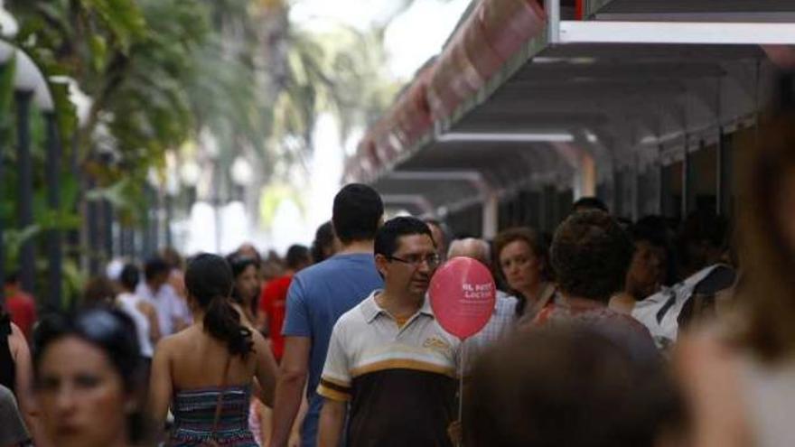 La Feria del Libro de Alicante se clausura hoy con la firma de nuevos ejemplares