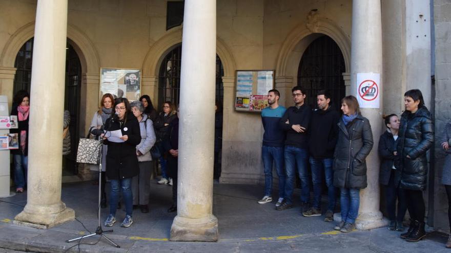 Concentració i lectura manifest davant l&#039;Ajuntament de Berga l&#039;any 2019.