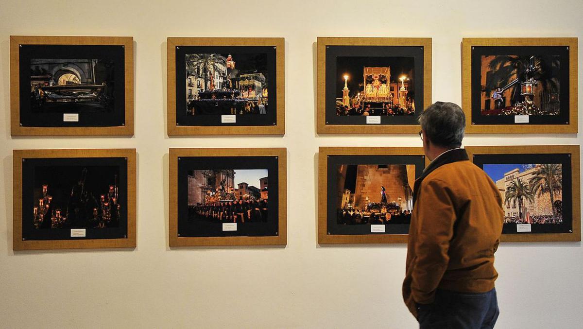 Cada imagen tiene un prisma diferente  sobre los pasos de las cofradías.  | MATÍAS SEGARRA