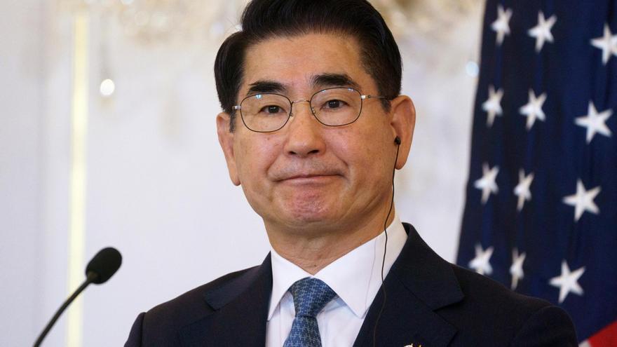 El exministro de Defensa surcoreano intenta suicidarse tras ser arrestado por recomendar la ley marcial