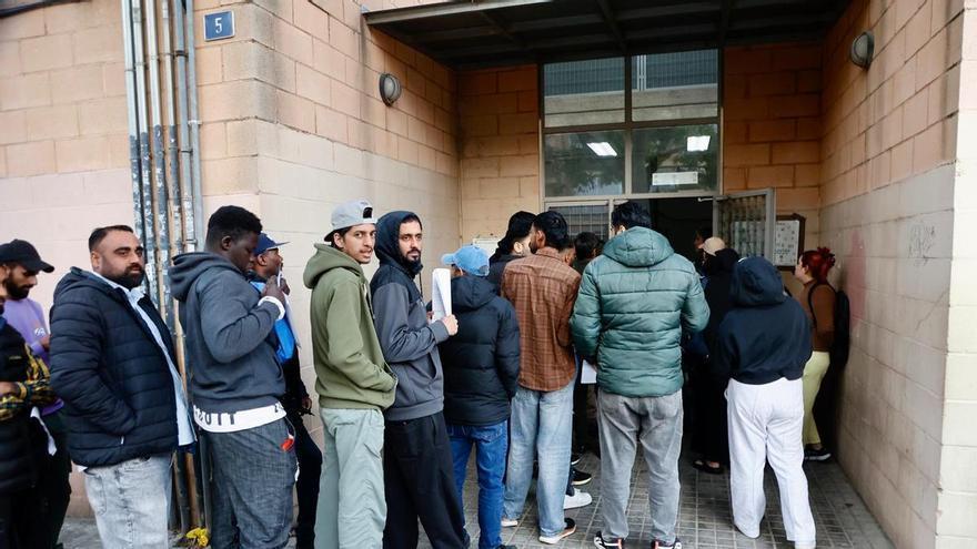 El informe del Congreso sobre la regularización de migrantes forzado por PP y Vox llegará con el proceso finalizado