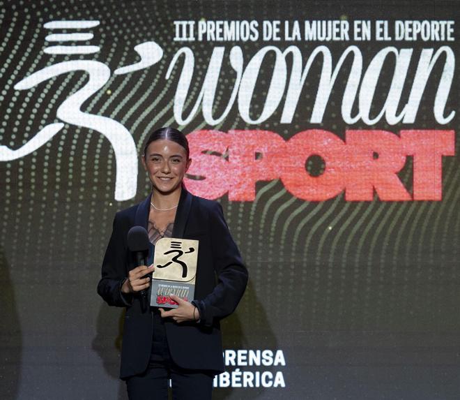 Sofía Santacreu recibe el Premio Revelación en los Premios Woman SPORT 2023