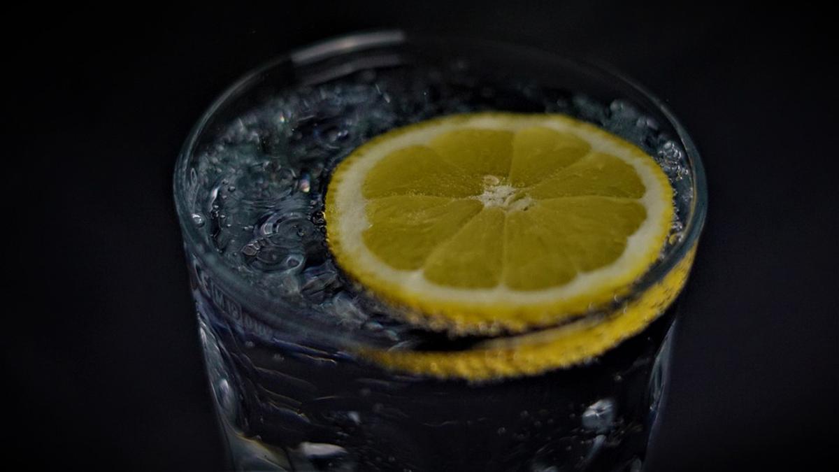 Agua con limón 