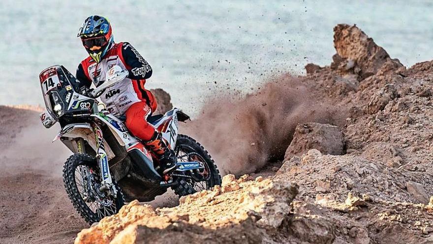 Jaume Betriu escala posicions al Dakar