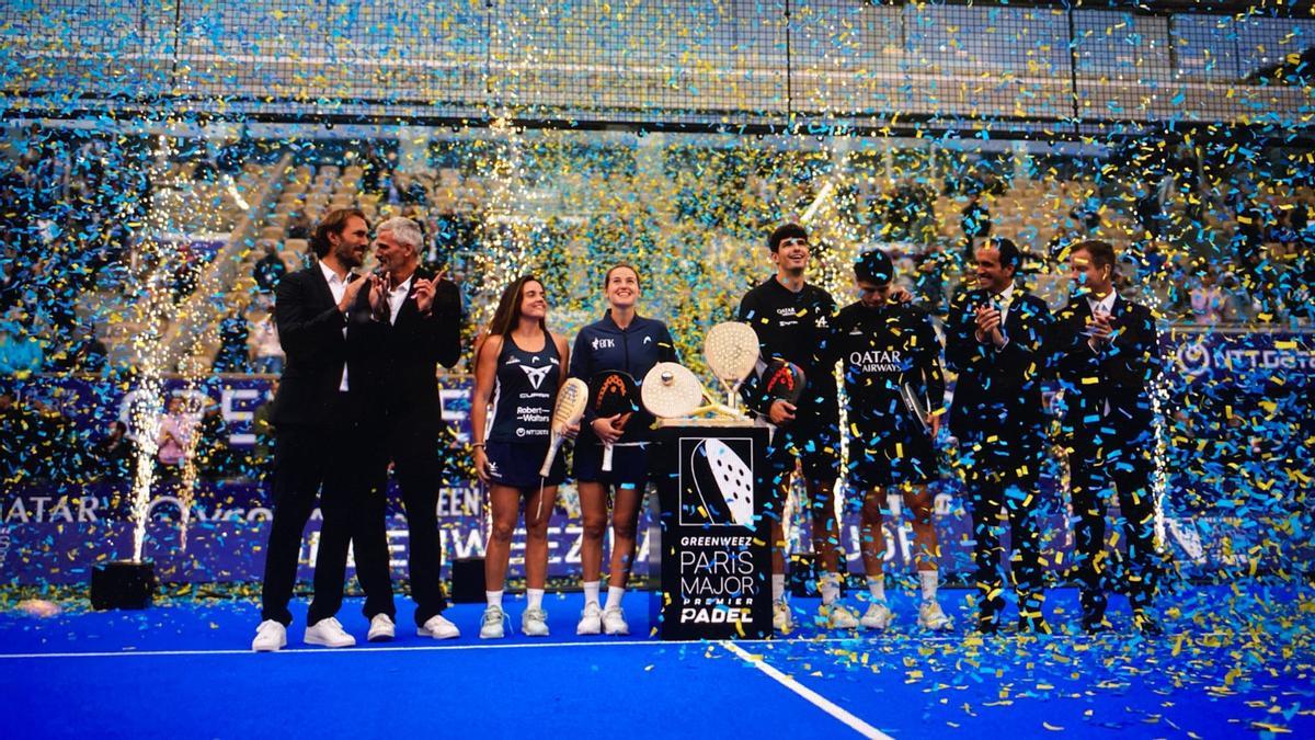 Los ganadores celebran el título