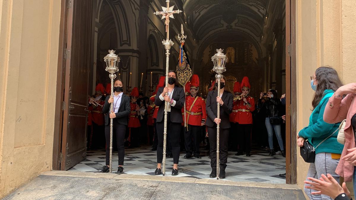 La Banda de Fusionadas a punto de salir del interior de San Juan.