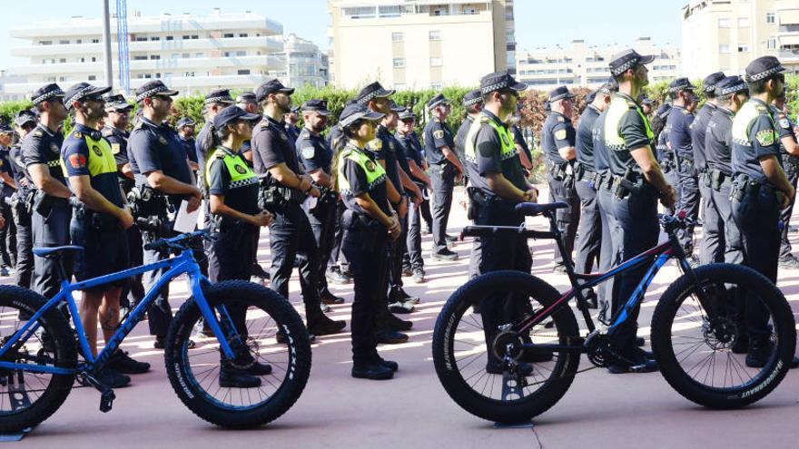 Agentes de la Policía Local de Elche en la celebración del acto de su patrón.