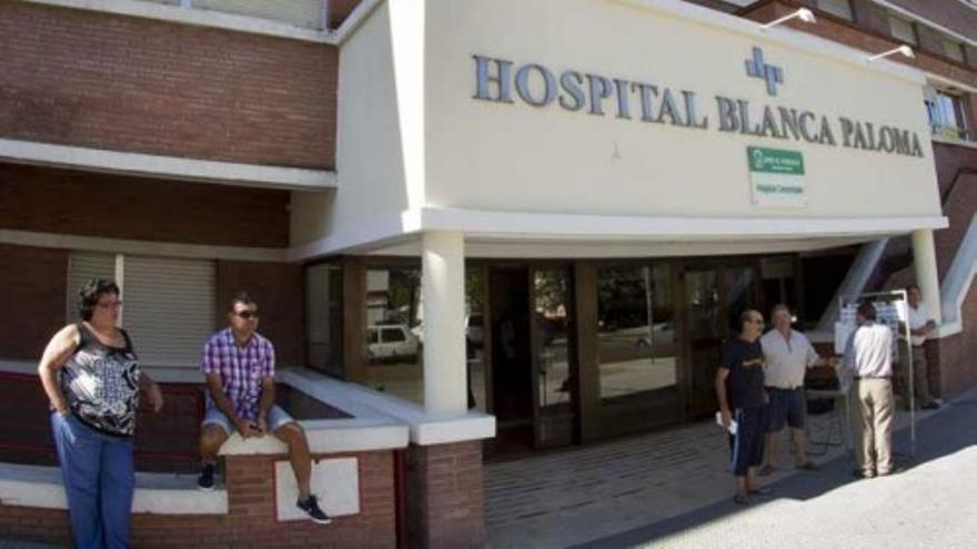 Obligan a un hospital de Huelva a quitar la sonda a una mujer enferma