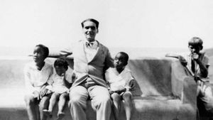 Lorca en el mirador de Yumurí, Matanzas, Cuba,  en 1930.