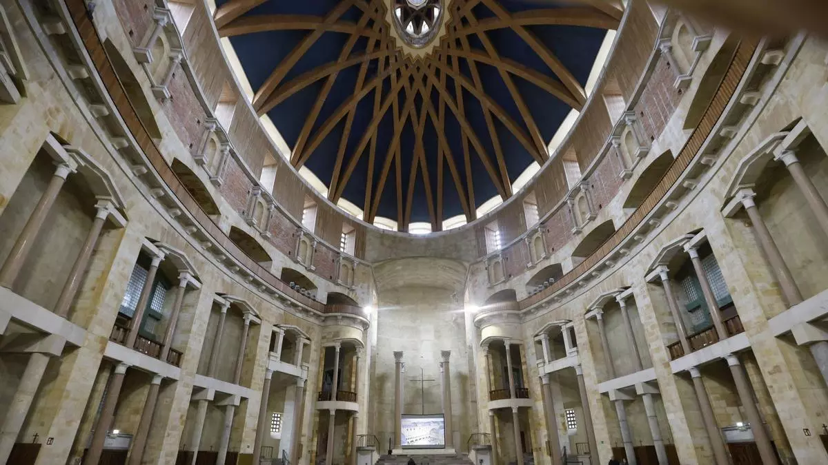 El LEV Festival de Gijón se expande hasta la iglesia de la Universidad Laboral