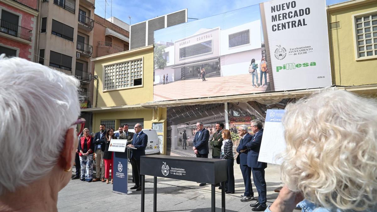 La firma del inicio de las obras del mercado Central de Elche, que tuvo lugar este mismo jueves.