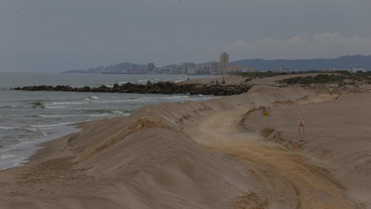 Obras del macrotrasvase de arena en la Garrofera