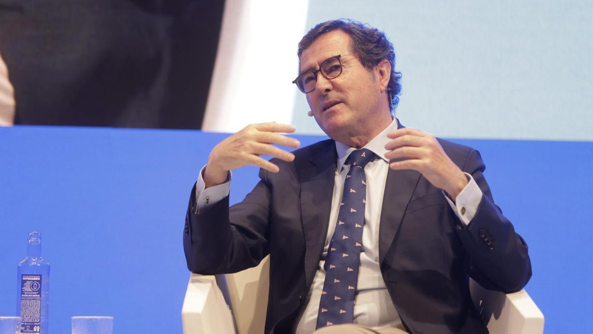 Garamendi sobre la nueva jornada laboral: "Supone regalar 12 días de vacaciones pagadas"