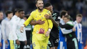 Pau López fastigueja l’Espanyoli molesta la grada de Cornellà