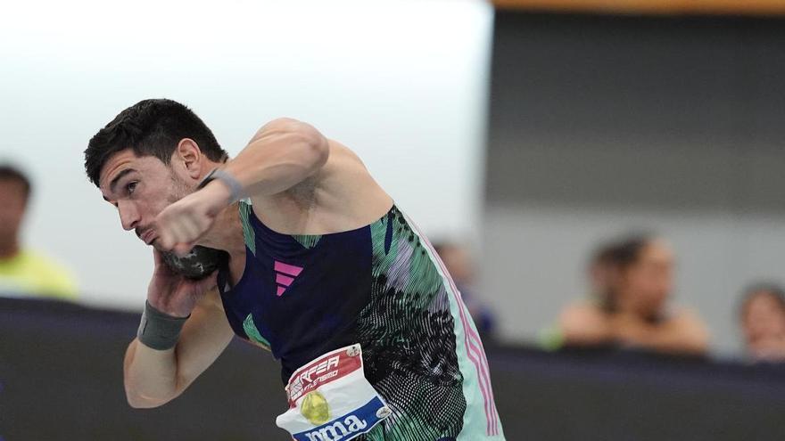 Sandra Férriz acaricia el podio tras la primera jornada en Ourense