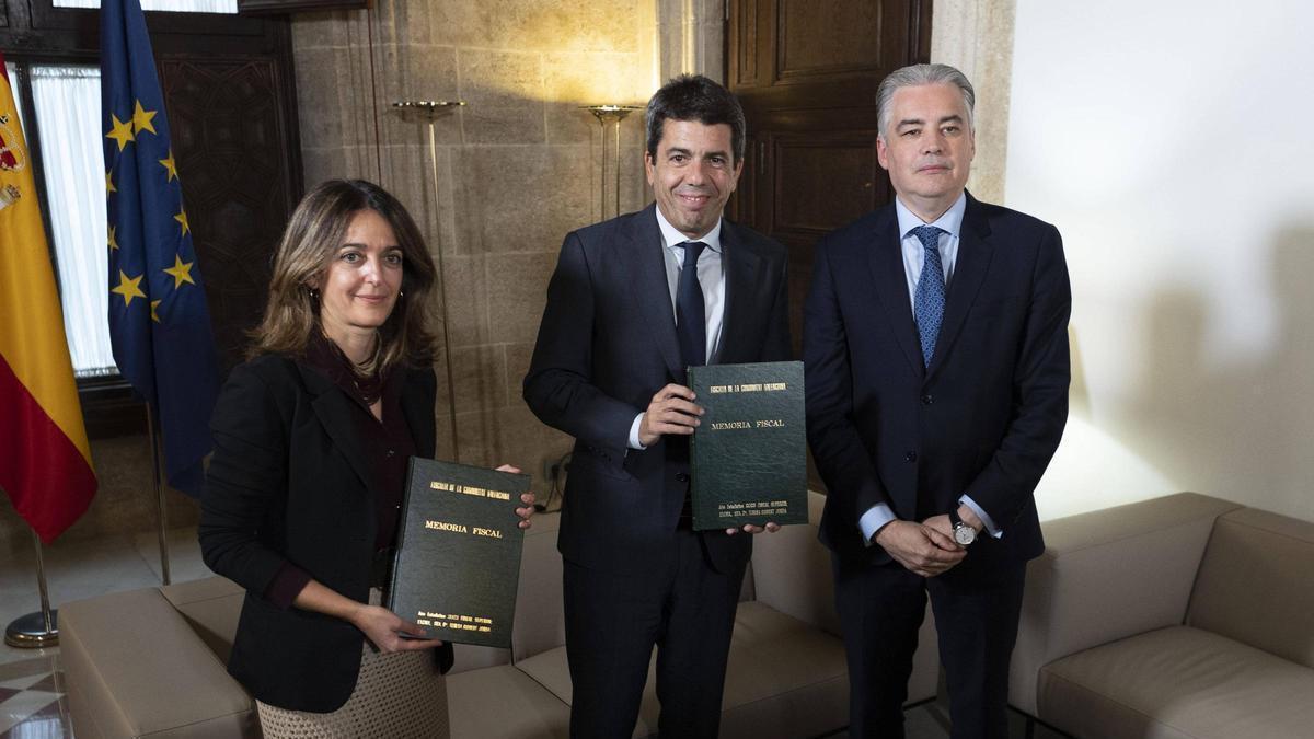 La actual consellera de Justicia, Nuria Martínez Sanchis, el expresidente de la Generalitat, Carlos Mazón y el Fiscal Superior de la Comunitat Valenciana, José Francisco Ortiz Navarro, en la entrega de la memoria de la Fiscalía.
