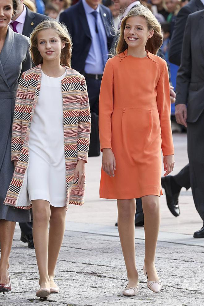La princesa Leonor y la infanta Sofía a su llegada a Oviedo