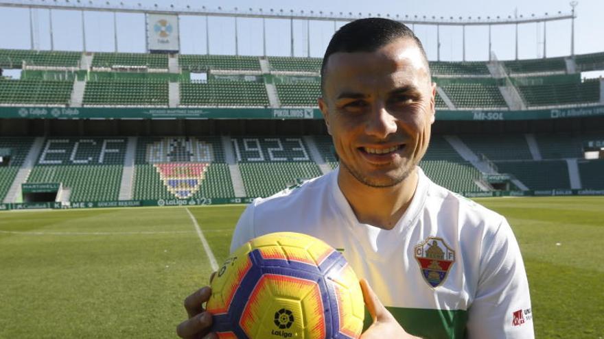 Karim, el día de su presentación con el Elche