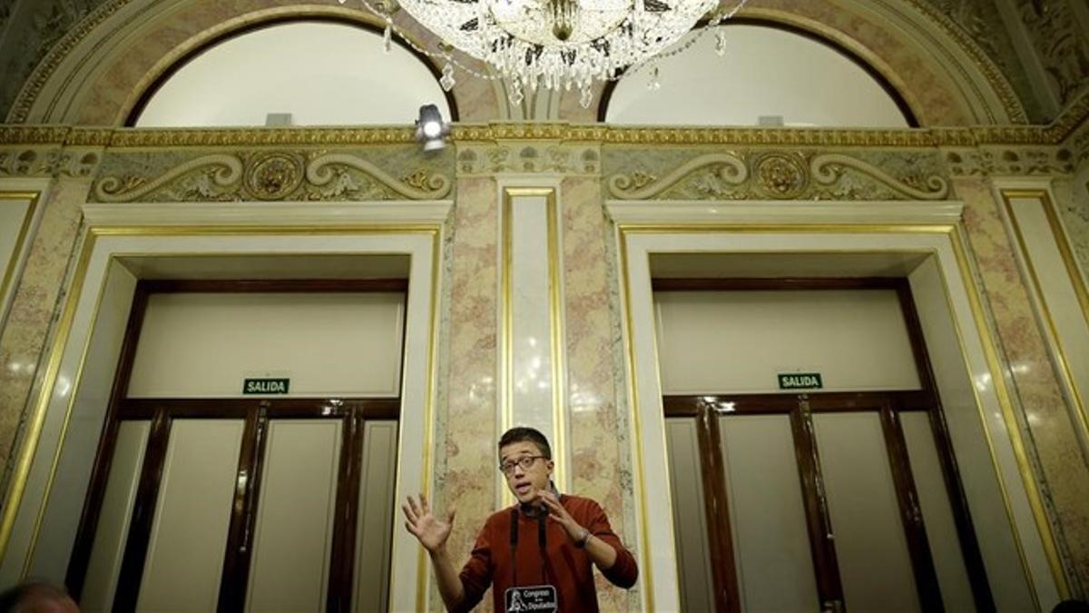 Íñigo Errejón comparece en el escritorio del Congreso de los Diputados.