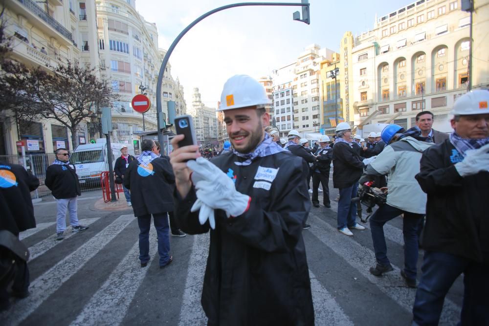 'Plantà' al tombe de la falla municipal