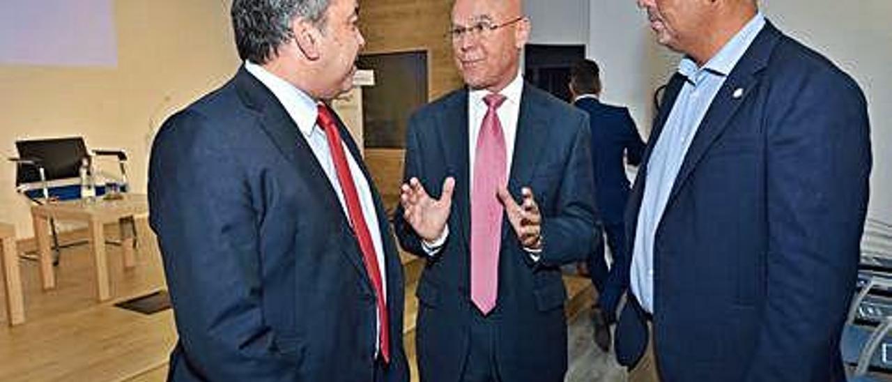 Antonio Cacereño, Rafael Yanes y Ramón Morales, ayer.