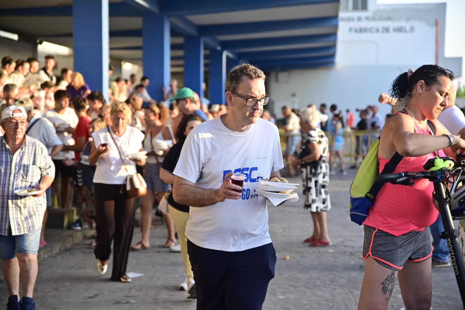 Galería | Torrà de sardinas en el Grau en Sant Pere