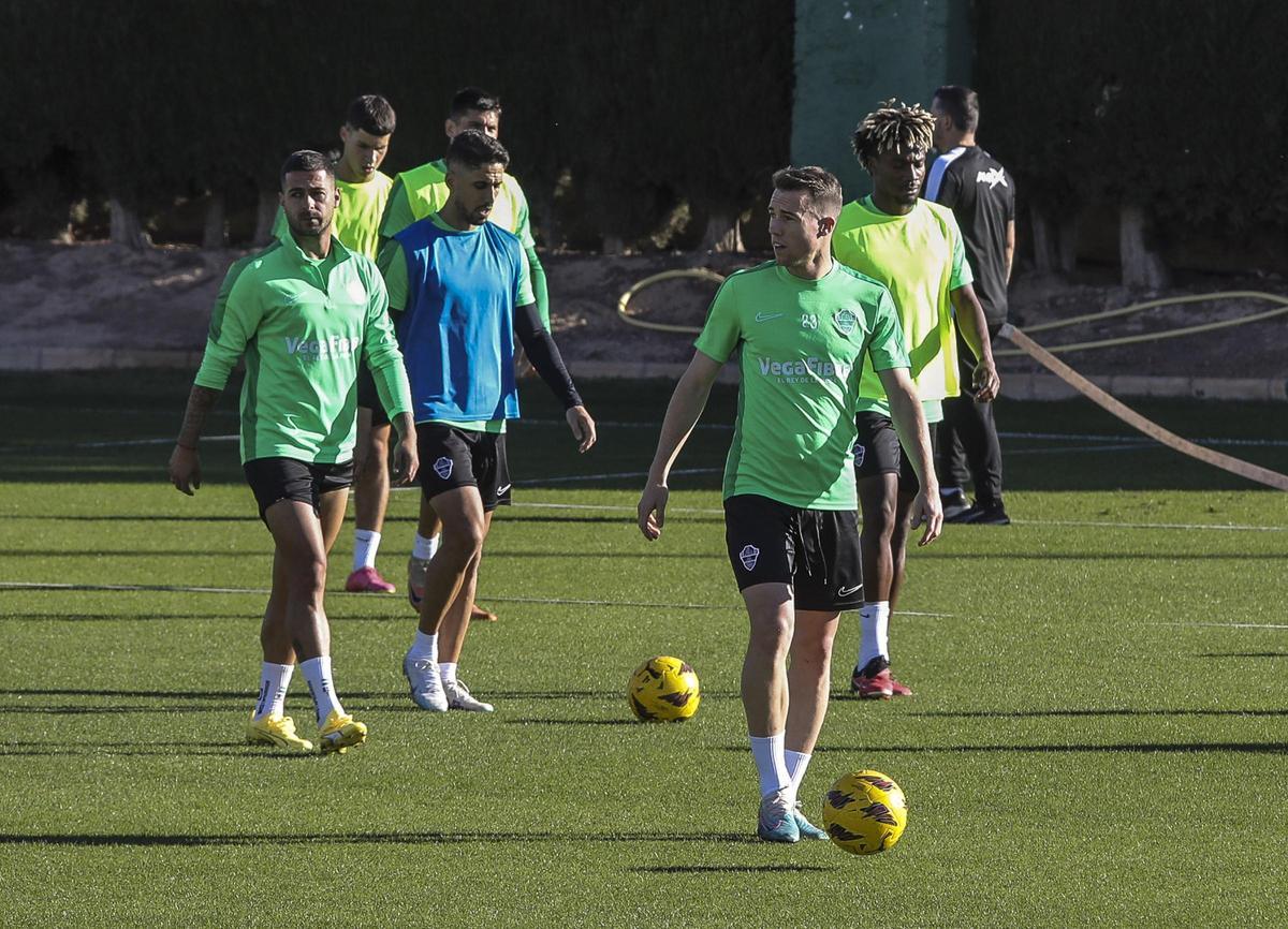 Entrenamiento del Elche preparatorio para el partido en Alcorcón