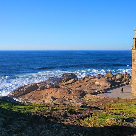 Uno de los miradores con las vistas al mar más espectaculares de Galicia está a 1 hora de Santiago