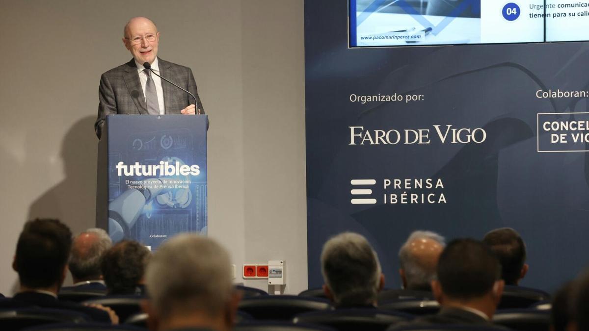 Francisco Marín, director de Futuribles y premio nacional de Innovación 2020, durante la apertura del acto esta mañana en el Círculo de Empresarios de Galicia