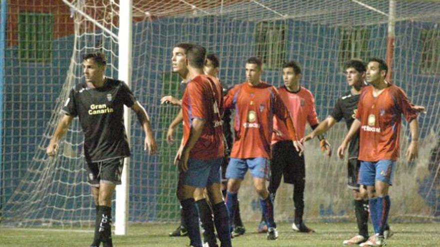 Los jugadores del San Pedro Mártir en el partido frente al líder. | lp/dlp