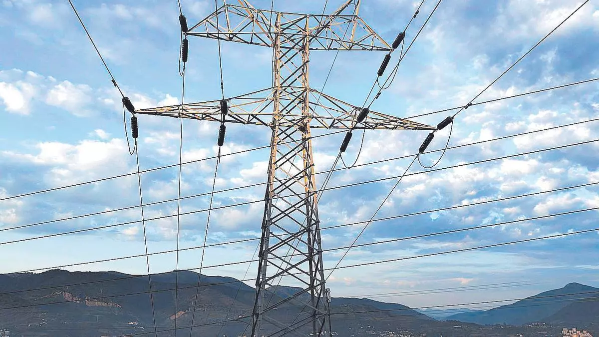 El superávit eléctrico extremeño ya roza todo el consumo anual de Madrid