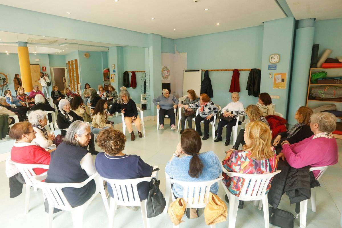 Mira las fotos del taller de bienestar emocional para mayores de 65 años