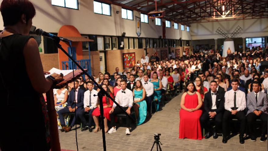 Imagen del salón de actos donde se celebró la entrega de orlas del CEO de Antigua.