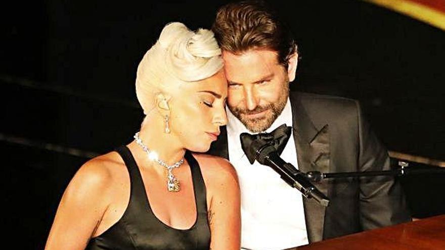 lady gaga i bradley cooper Emotiva interpretació de «Shallow»