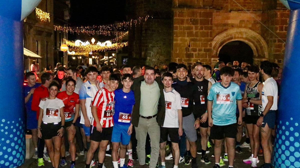 En imágenes: Así fue la "San Silvestre" de Salas, con más de doscientos corredores