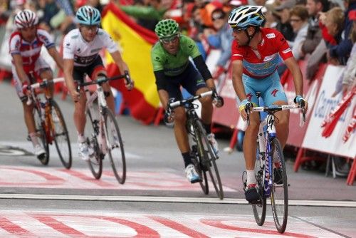 El francés Geniez gana la etapa reina en Pirineos, Nibali sigue líder