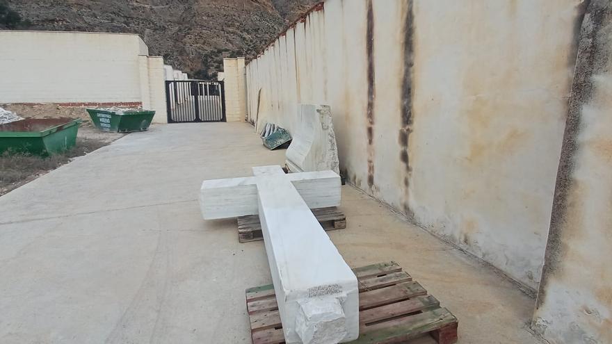 Trabajos previos a la reubicación de la Cruz de los Caídos de Callosa de Segura