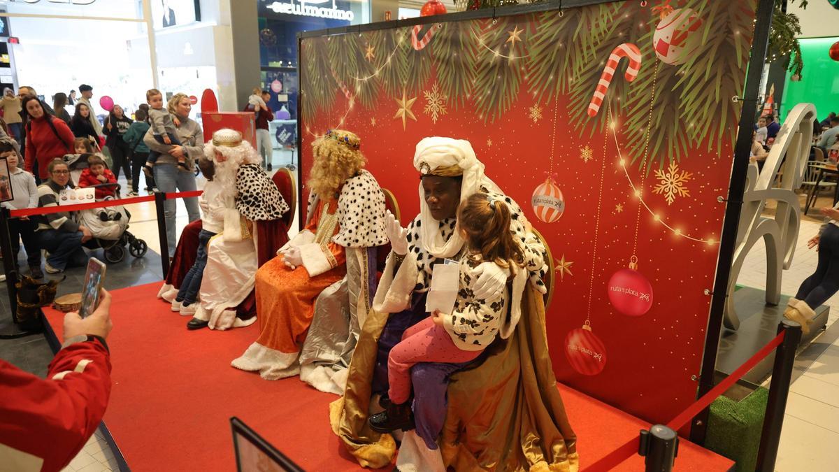 Los Reyes Magos en el Centro Comecial Ruta de la Plata de Cáceres