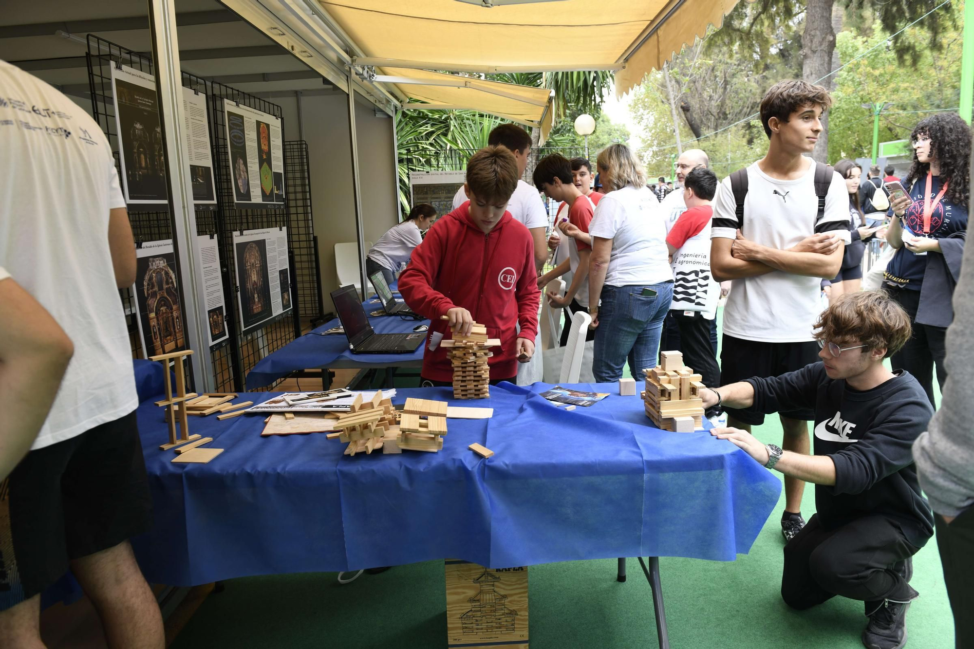 La primera jornada de la Semana de la Ciencia de Murcia, en imágenes