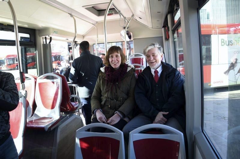 Presentación de la nueva flota de autobuses híbridos de Zaragoza