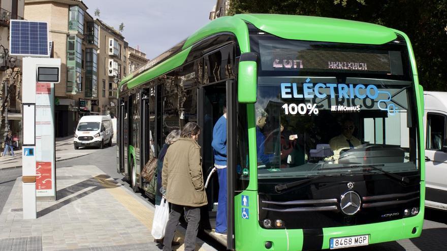 El prepago con la tarjeta o el móvil en los autobuses de Murcia llegará en 2025 con el nuevo modelo de transporte
