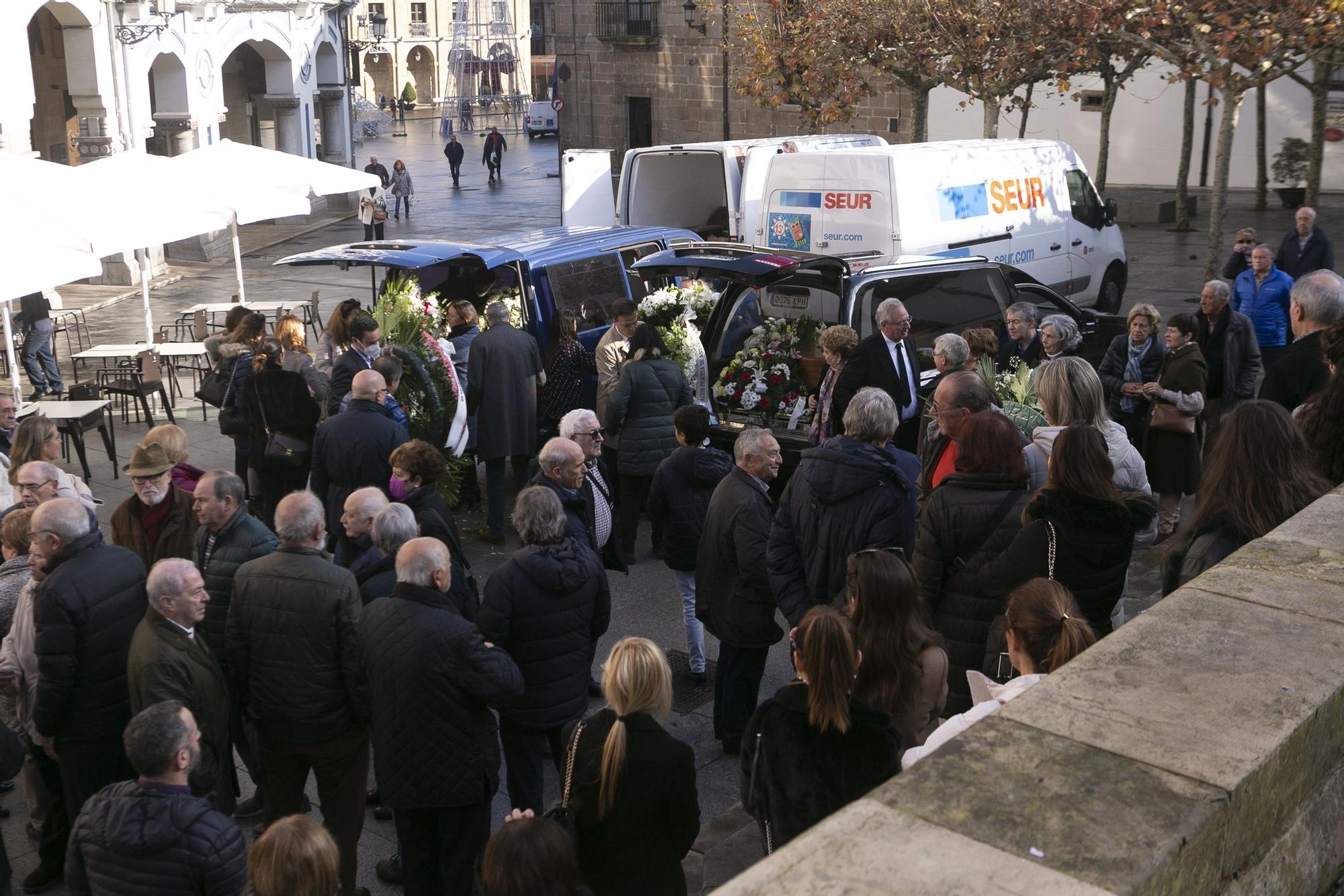 En imágenes: último adiós a "Angelín el del aeropuerto" en Avilés